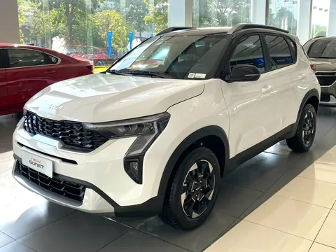 Loạt SUV cỡ nhỏ đồng loạt giảm giá sâu: Sonet liên tục hạ giá, Venue còn 450 triệu đồng