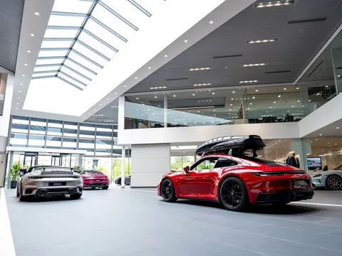 Porsche chao đảo: Lợi nhuận sụt giảm 99% chỉ trong 9 tháng đầu năm 2025.