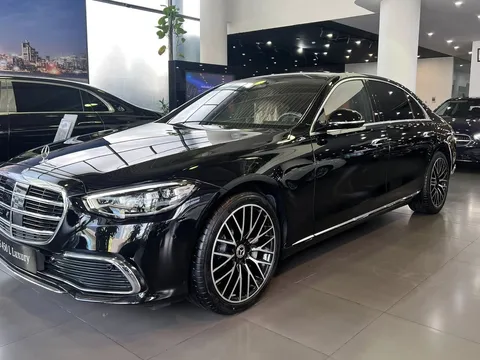 Loạt xe tại Việt Nam phải giảm giá 'kịch sàn' để xả hàng, có mẫu giảm cả tỷ đồng