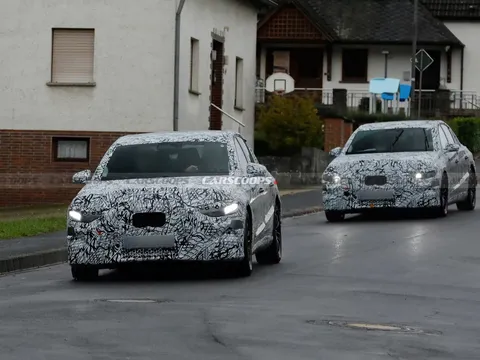 Chưa kịp “hạ nhiệt” tại Việt Nam, Mercedes E-Class thế hệ mới  đã lộ diện với động cơ điện