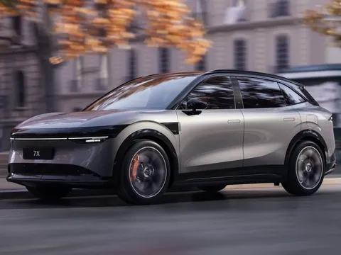 Mẫu SUV 'khủng long' gần 800 mã lực ra mắt, giá rẻ đến khó tin