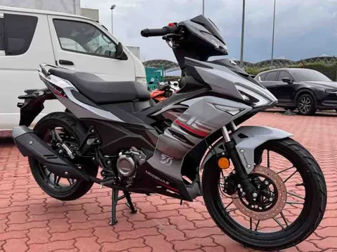 Tin xe trưa 31/10: ‘Kẻ hủy diệt’ Exciter và Winner R chính thức mở bán với giá 45 triệu đồng, có ABS