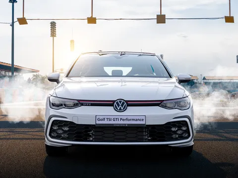 Volkswagen Golf ra mắt Việt Nam: Hatchback 'huyền thoại' thách thức Honda Civic, giá từ 798 triệu đồng