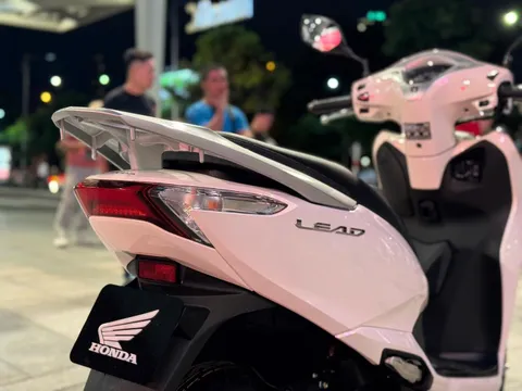 Tin xe hot 5/11: Đẹp át vía cả Honda SH Mode, LEAD ABS 2026 mới chính thức ra mắt với giá hấp dẫn
