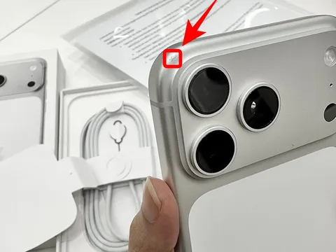 HOT: Lùm xùm cửa hàng uỷ quyền Apple tại Việt Nam từ chối đổi iPhone 17 Pro Max bị xước ngay khi vừa mở hộp