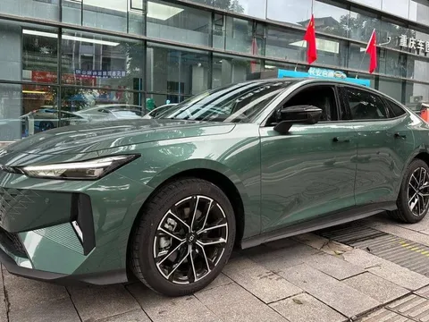 'Kẻ hủy diệt' Toyota Camry lộ diện: công suất 286 mã lực, giá chỉ hơn 400 triệu đồng