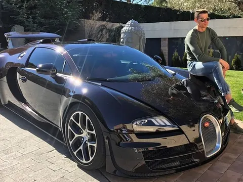 Ngắm nhìn bộ sưu tập siêu xe đồ sộ của Ronaldo