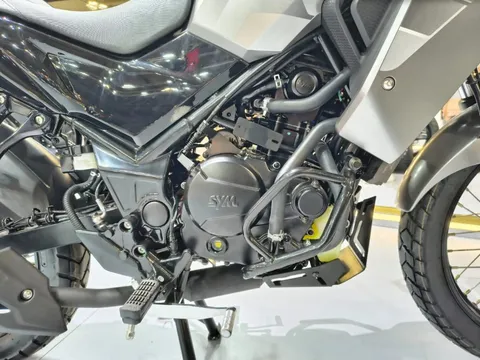 ‘Ông trùm xe côn tay’ mới ra mắt với thiết kế ‘cực chất’, có ABS kênh đôi ăn đứt Exciter và Winner R