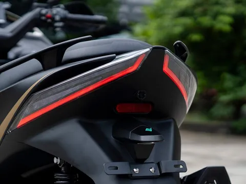 Đại chiến Honda SH, ‘vua xe ga’ mới chính thức ra mắt tại Việt Nam với giá 'mềm', trang bị cực khủng