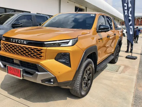 Đối thủ ‘khó nhằn’ của Ranger hẹn ngày về Việt Nam: Toyota Hilux 2026 chốt lịch mở bán