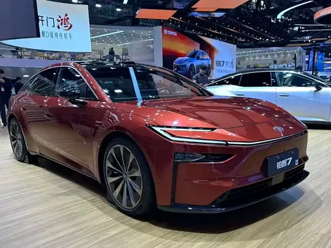 Sedan điện mới nhà Toyota tham vọng lật đổ Tesla, ‘đàn anh’ của Camry chính thức lộ diện