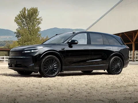 ‘Hiệp sĩ bóng đêm’ trong thân hình SUV điện hạng sang 590 mã lực: Giới hạn 999 chiếc toàn thế giới