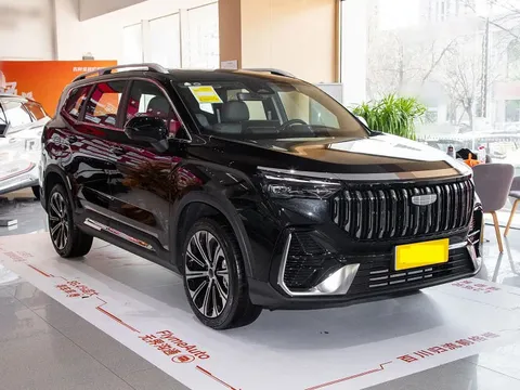 SUV 7 chỗ mới chưa tới 400 triệu đồng: Mạnh mẽ và ‘cơ bắp’, rẻ gấp 3 lần Toyota Fortuner