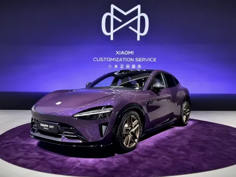 SUV điện Xiaomi lật đổ ‘ông lớn’ Tesla: Màu tím pha lê độc quyền, mạnh gần 700 mã lực
