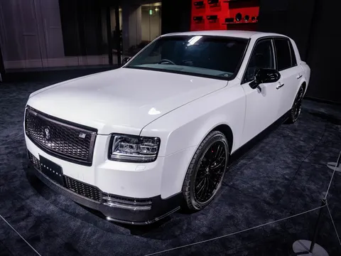 “Rolls-Royce Nhật Bản” Toyota Century trình làng phiên bản mới sang trọng khó tin
