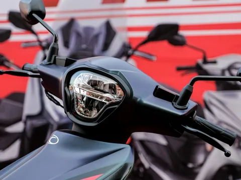 Đối thủ ‘nặng ký’ của Honda Air Blade ra mắt với giá hấp dẫn 46 triệu đồng, trang bị đe nẹt SH Mode