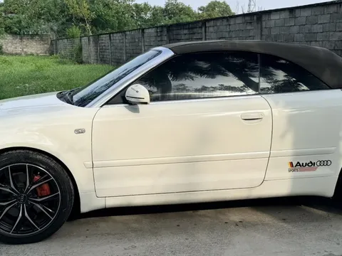 Từng có giá lăn bánh gần 2 tỷ, Audi A4 mui trần giờ chỉ 420 triệu - rẻ hơn cả Kia Morning