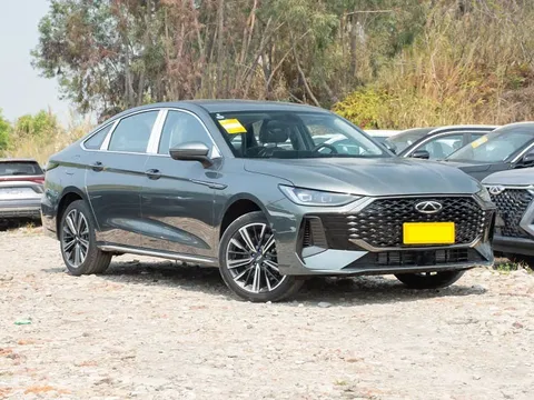 ‘Kình địch mới’ của Toyota Camry: Sedan dài 4,8 mét, mạnh 257 mã lực, giá chưa tới 500 triệu đồng