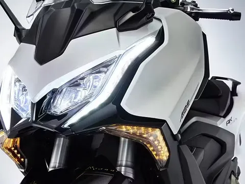 Tin xe hot 11/12: ‘Vua xe ga’ mới ‘trên cơ’ Honda SH chính thức ra mắt, giá bán rẻ so với trang bị