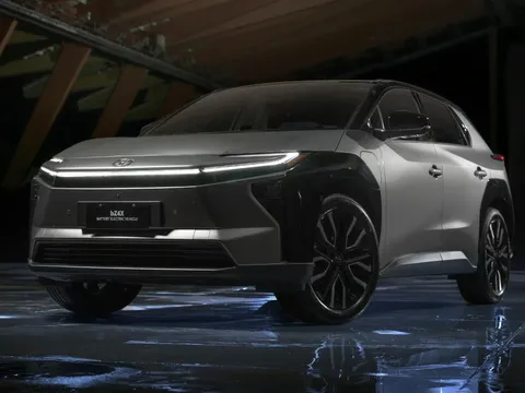 Toyota bZ4X ‘đốt nóng’ đường đua SUV điện: Thiết kế hiện đại, vận hành 570 km, giá từ 1,2 tỷ đồng