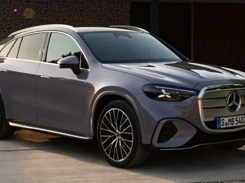 Điểm tin ô tô 13/12:Mercedes-Benz GLC trình làng, Hilux đạt điểm an toàn tối đa, ô tô Hàn ‘xả kho’