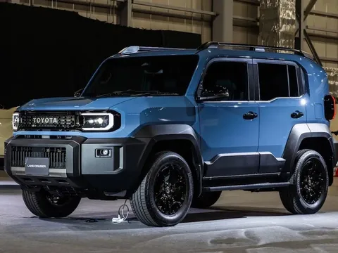 Điểm tin ô tô 15/12: Land Cruiser FJ chốt giá 832 triệu đồng, xe cỡ A 'chạy đua' giảm giá cuối năm