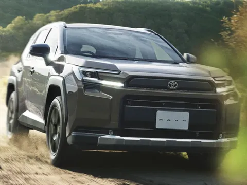 Toyota RAV4 2026 ra mắt: SUV hybrid giá từ hơn 760 triệu đồng, ‘đối trọng’ của Mazda CX-5