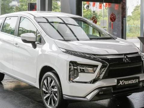 MPV cuối năm ‘xả hàng’ mạnh tay: Giảm tới trăm triệu đồng, món hời cho khách Việt