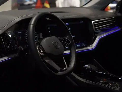 Điểm tin ô tô 27/12: Volkswagen Touareg giảm 330 triệu, Ford ‘bó tay’ trước Toyota - Hyundai