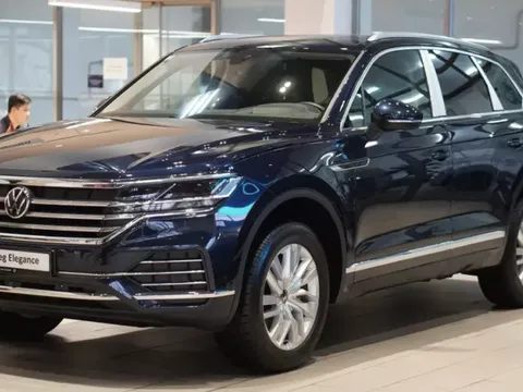 Volkswagen Touareg giảm giá sốc tới 330 triệu đồng: Thời điểm vàng để khách Việt ‘xuống tiền’