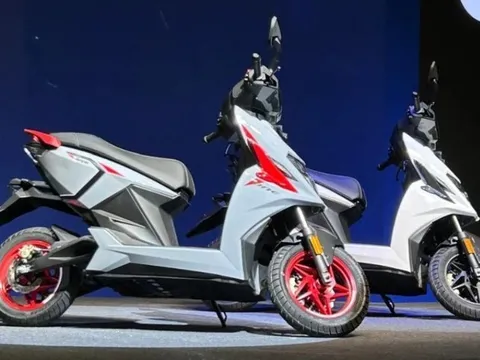 Tin xe 7/1: ‘Cơn ác mộng của Honda Vision’ ra mắt với giá rẻ, hạ gục 'Tiểu SH’ bằng trang bị xịn sò