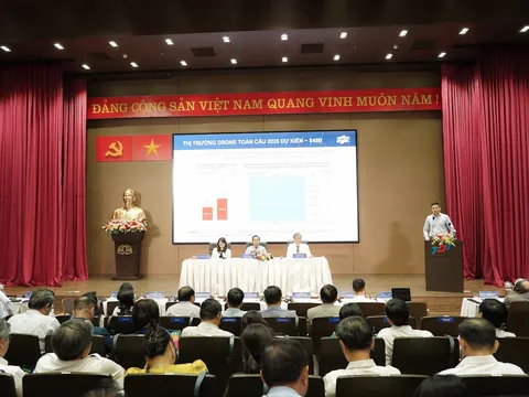 FPT sẵn sàng đồng hành cùng TP.HCM đưa kinh tế tầm thấp cất cánh