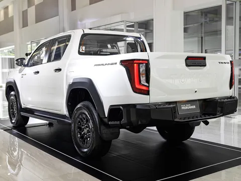 Điểm tin ô tô 10/1: Toyota Hilux 2026 chốt ngày ra mắt, cập nhất giá xe Isuzu tháng 1/2026