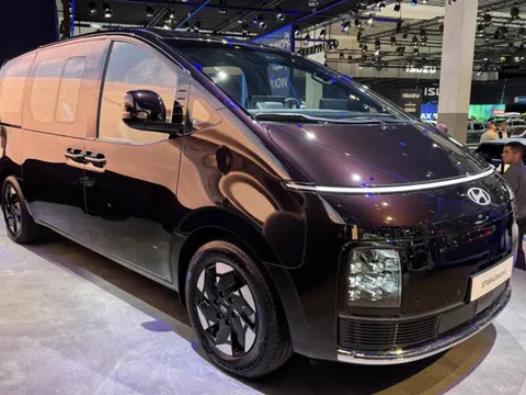 Hyundai ra mắt MPV gia đình 9 chỗ mới: Mạnh 218 mã lực, pin 84 kWh, phạm vi hoạt động tới 400 km
