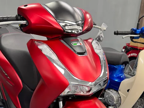 Honda SH 150i phiên bản mới ‘đẹp chưa từng có’ bất ngờ về đại lý Việt, ‘gây sốt’ với mức giá hấp dẫn