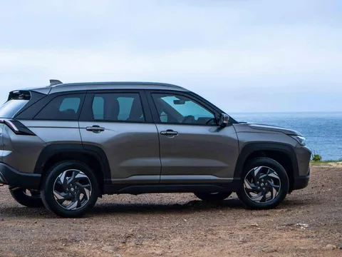 Suzuki ra mắt mẫu SUV hybrid cỡ C mới đẹp át vía Honda CR-V, giá 548 triệu đồng rẻ hơn Mazda CX-5