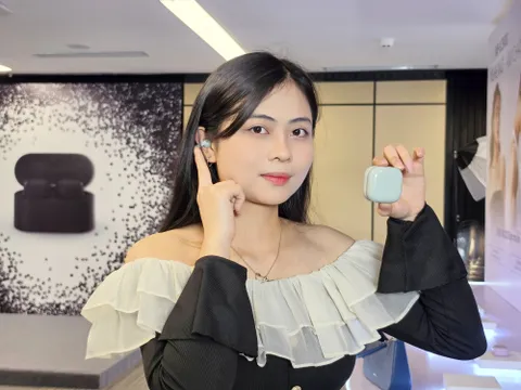 Trên tai Sony Clip WF-LC900: Thiết kế kẹp tai cực độc đáo, thời lượng pin ấn tượng