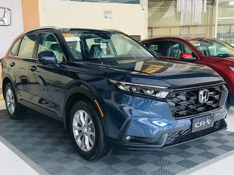 Tin xe hot 3/4: Giá lăn bánh Honda CR-V đầu tháng 4/2026 giảm sốc 80 triệu đồng, hạ gục Mazda CX-5