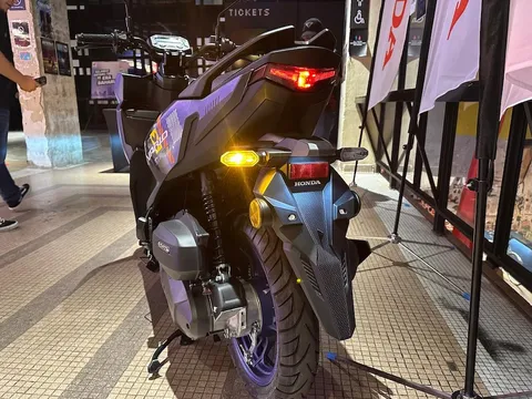 Tin xe hot 10/4: Honda chính thức ra mắt Vario thế hệ mới thiết kế ‘chất’ hơn Air Blade, giá cực rẻ