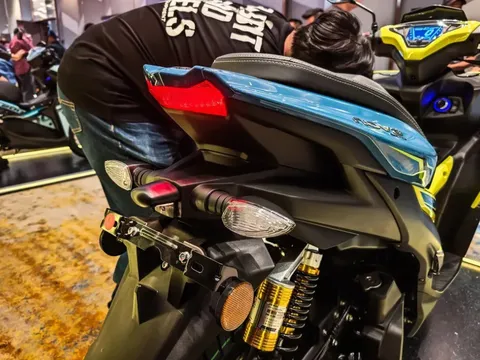 Tin xe trưa 15/4: Chính thức ra mắt ‘vua xe ga’ mới trang bị ngang cơ Honda SH, giá rẻ như Air Blade