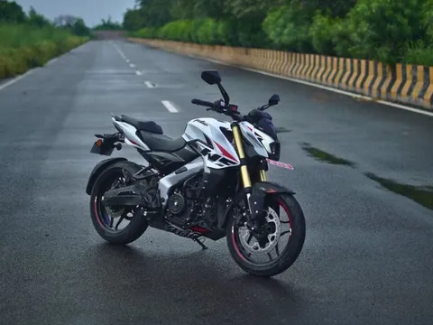 ‘Vua côn tay’ 350cc mới chính thức ra mắt: Cao cấp hơn Yamaha Exciter và Winner R, giá 47 triệu đồng