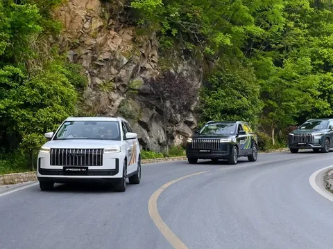 Việt Nam thắng 'Super Hybrid Marathon 9 quốc gia', Omoda C5 SHS-H chạy gần 1.000km chỉ với một bình xăng