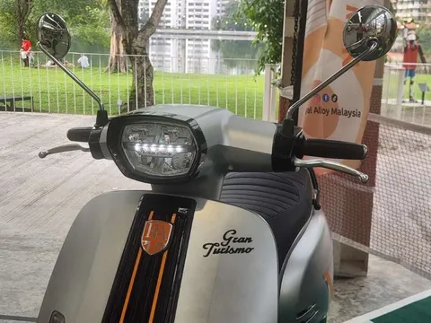 ‘Vua xe ga’ mới của Anh Quốc chính thức ra mắt: Có ABS 2 kênh như Honda SH, giá rẻ hơn 20 triệu đồng