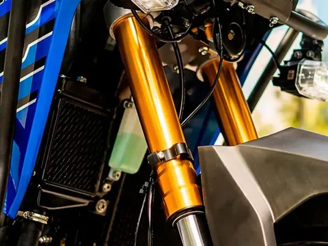 Chính thức ra mắt ‘vua côn tay’ mới phân khúc trên Yamaha Exciter và Honda Winner R: Giá mềm, có ABS 2 kênh