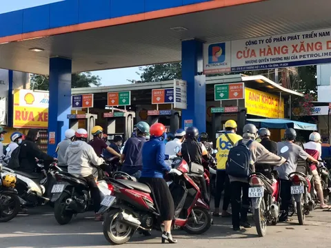Tin giá xăng dầu tối 10/5: Xăng RON 95 ‘rẻ như cho’, đầy bình Honda SH 125i với chi phí cực thấp