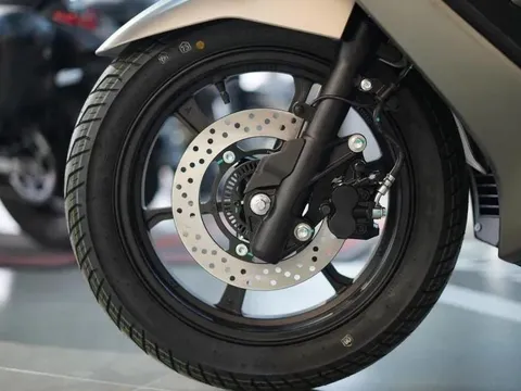 Tin xe hot 18/5: Suzuki ra mắt ‘vua xe ga’ 150cc mới giá 74 triệu đồng rẻ hơn Honda SH, có ABS và TCS áp đảo Air Blade