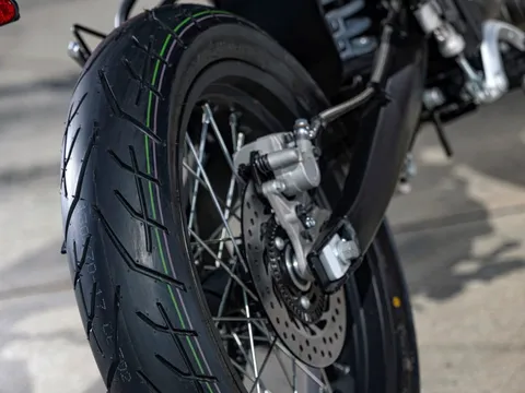 ‘Vua côn tay’ 125cc mới của Ý chính thức ra mắt: Phân khúc khác Yamaha Exciter và Honda Winner R, giá ‘mềm’