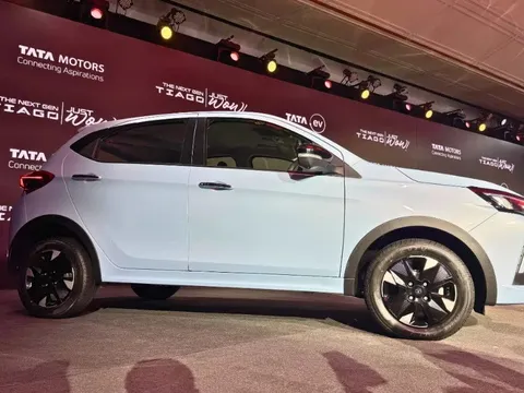 Quên Honda SH đi, mẫu ô tô hatchback ‘bình dân’ mới chính thức ra mắt với giá 128 triệu đồng, rẻ hơn Hyundai Grand i10