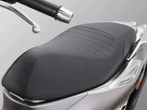 Tin xe hot 6/7: Đối thủ ‘một 9 một 10’ của Honda SH chính thức ra mắt, ‘gây sốt’ với giá ‘mềm’ hơn Air Blade