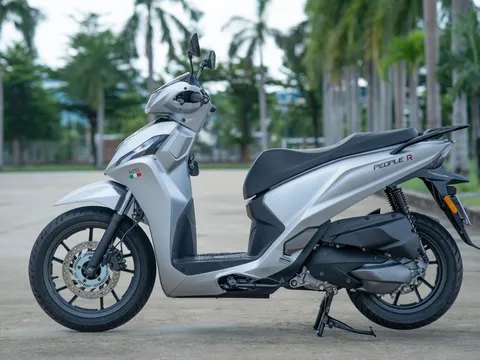 Tin xe hot 21/7: ‘Khắc tinh’ của Honda SH 125i chính thức ra mắt giá 85 triệu đồng, có màn TFT, ABS 2 kênh và TCS